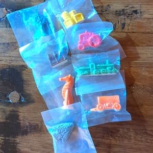 Red Rose Tea Ceramic Figurines. Collection of Eight. NIP (set #2)